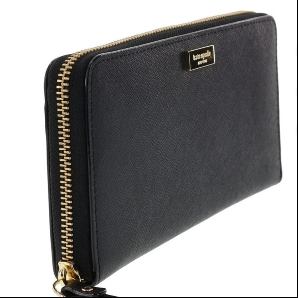 Kate Spade New York Laurel Way Neda zip around wallet Like new condition